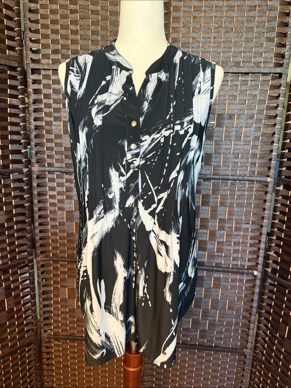 Cocomo Black and White Abstract Sleeveless Tunic